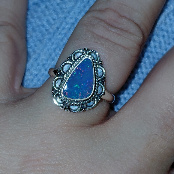 Elegant Australian Opal Silver Ring Size 7.5 - Picture 11 of 15